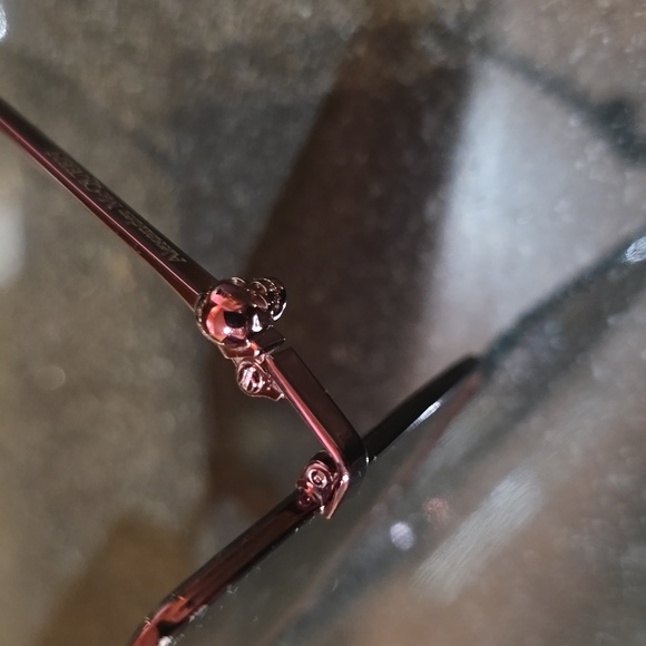 Gradient square Alexander  Mcqueen sunglasses . No scratches - Picture 3 of 7